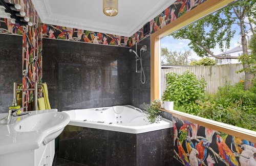 Cashmere Maison | Cashmere Views Family Home