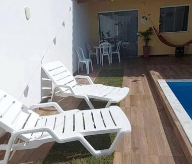 Diogo Maison | Casinha Amarela da Adi Conforto e Lazer pra você!