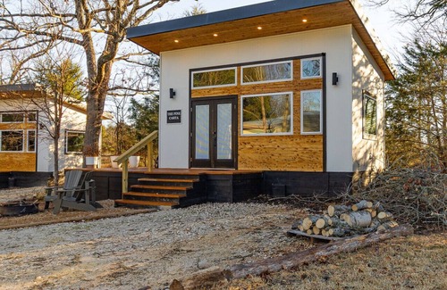 Athens Maison | Casita 2 · Restful Studio style Casita in nature’s escape. C2