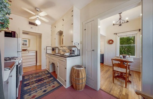 Sam Hughes Maison | Close to U of A / 1 BR 1 BA / Sam Hughes / Patio