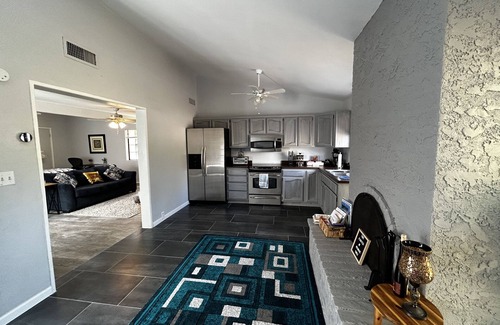 Paradise Valley Village Appartement | Casita Attached to a Private Home On Orange Tree Golf Course
