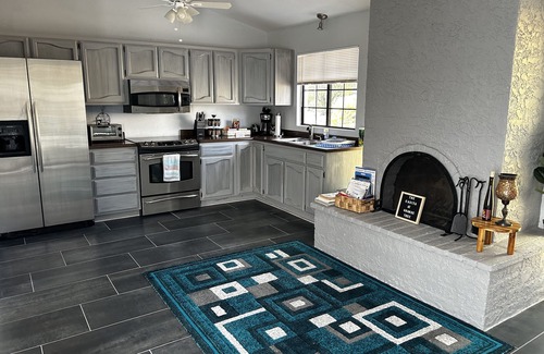 Paradise Valley Village Appartement | Casita Attached to a Private Home On Orange Tree Golf Course
