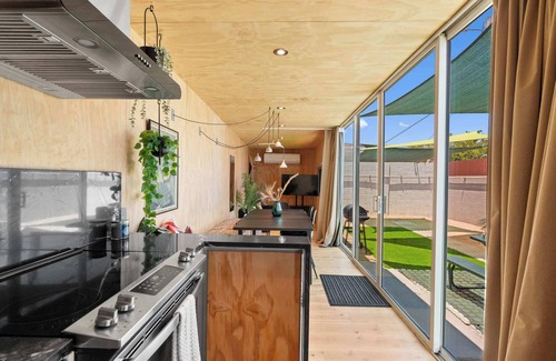 Paradise Valley Village Maison | Casita in Paradise | Resort-like yard x MiniGolf!