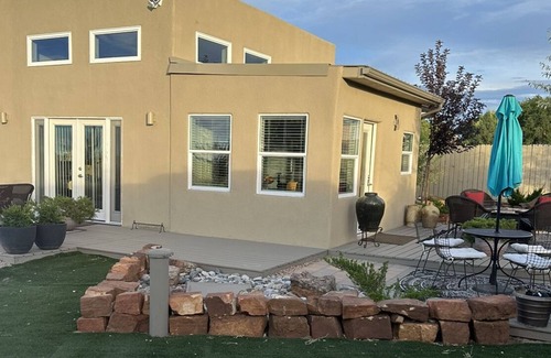 Espanola Appartement | Casita in secluded fenced private Compound