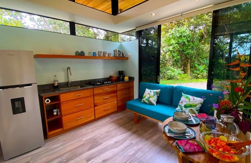 Savegre Maison | Casita Jungle Nest, 5 minutes drive to Playa Linda, 15 to Dominical, Wifi Starlink