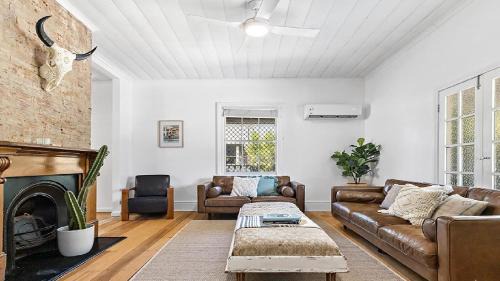 Singleton Maison | Casita - Modern 4 Bedroom Cottage In Heart Of Singleton