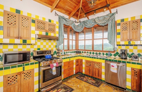 Playa Hermosa Cottage | Maison d'hôtes au sommet du monde avec vue imprenable sur l'océan, piscine privée et spacieuse