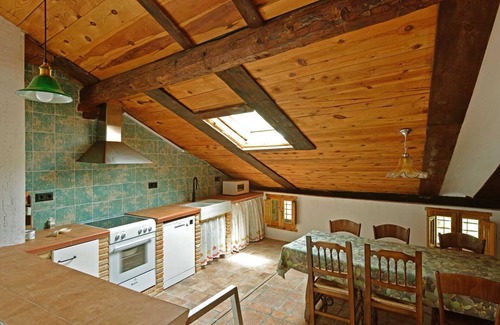 Peralejos de las Truchas Cottage | Casona Rústica Piedra y Madera ,cómoda ,amplia Ideal Familia. PN Alto Tajo