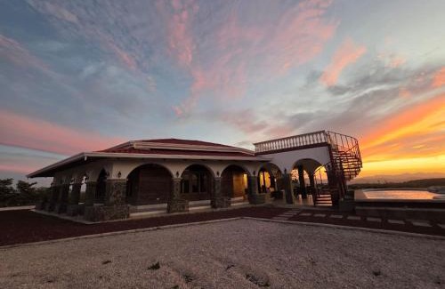 Santa Elena Maison | Casona Cocobolo el mejor lugar de Costa Rica