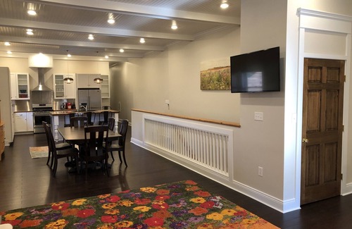 Wyalusing Appartement | Cast Iron Lady 1860 bâtiment historique. Au coeur des montagnes sans fin.