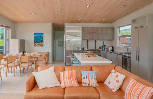 Whangamata Maison | Castaway Bach - Whangamata Holiday Home