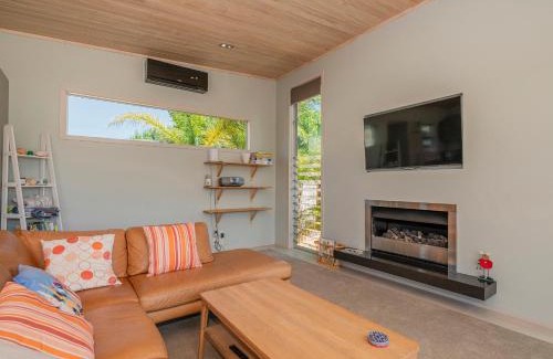Whangamata Maison | Castaway Bach - Whangamata Holiday Home