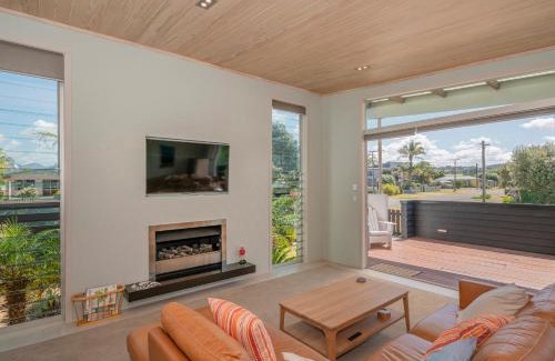 Whangamata Maison | Castaway Bach - Whangamata Holiday Home