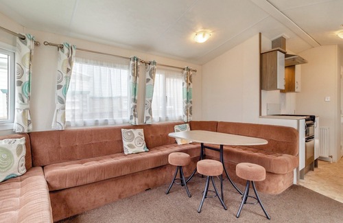 Bacton Maison | Castaways Oyster 10 (Pet)
