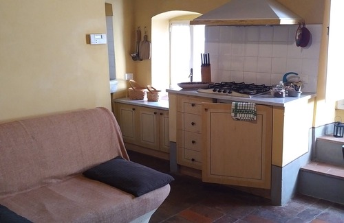 Caste Maison | Castè est un petit village médiéval derrière le 5TERRE