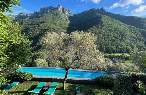 Colletta Appartement | Castelletto with mountain view