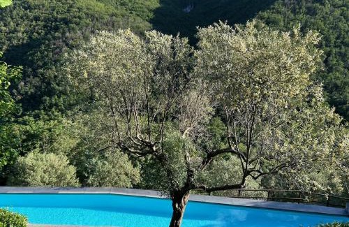 Colletta Appartement | Castelletto with mountain view