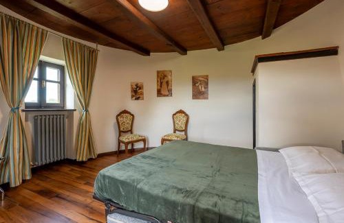 Arignano Maison | Castello Quattro Torri