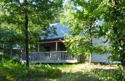 Biron Chalet De Ski | Castelwood : chalets écologiques tout confort avec piscine en Dordogne.