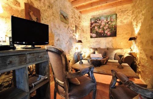 Bon-Encontre Maison | Castle 12th century with private pool close to Agen