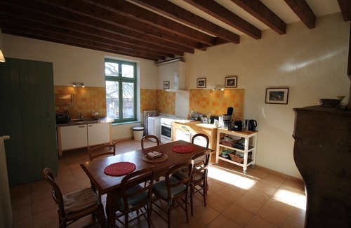 Saint-Etienne-la-Varenne Autre | Château- Appartement 8 personnes uniquement.
