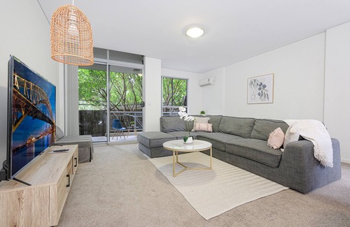 Castle Hill Appartement | Castle HIll Sweet Modern 3BR Apt with 2 Parking