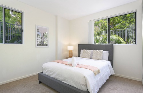 Castle Hill Appartement | Castle HIll Sweet Modern 3BR Apt with 2 Parking
