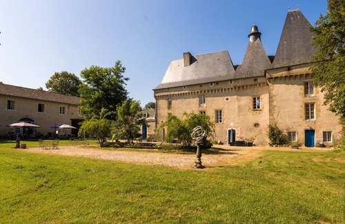 Chalais Appartement | Maison de vacances moderne avec jardin privé