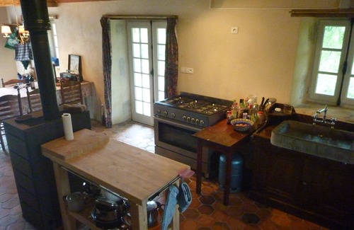 Le Veurdre Autre | Château en Auvergne avec rivière et terrasse