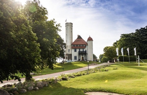 Lohme Appartement | Castle | Large double room up to 2 persons| Stubnitz - Schloss Ranzow - Private hotel, wellness, golf, events,