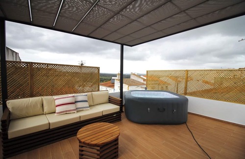 Arraiolos Maison | Castle Terrace (pets allowed)