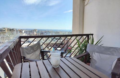 Sykies Appartement | CastleView 2BR Spacious Apartment with City View