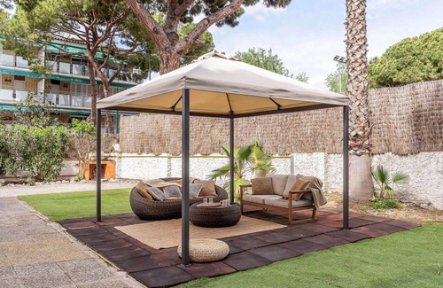 Gava Appartement | Villa catalane, piscine privée & jardin près de la plage