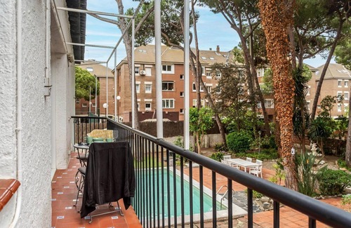 Gava Appartement | Villa catalane, piscine privée & jardin près de la plage
