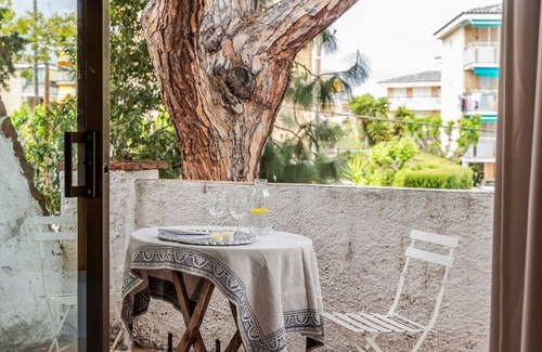 Gava Appartement | Villa catalane, piscine privée & jardin près de la plage