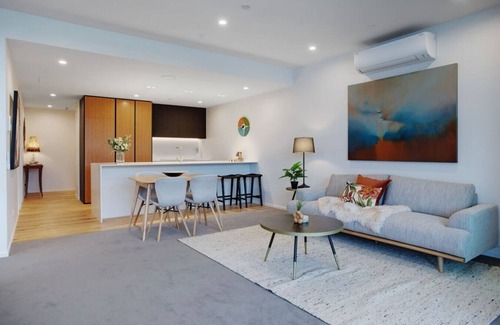 Hobsonville Appartement | Catalina Bay Seascape with Bay Views and Carpark