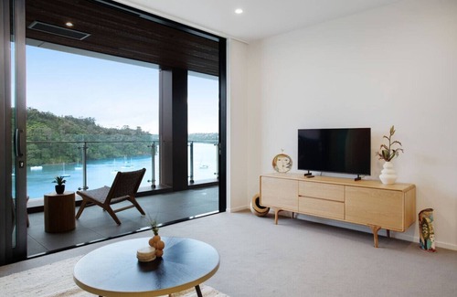 Hobsonville Appartement | Catalina Bay Seascape with Bay Views and Carpark