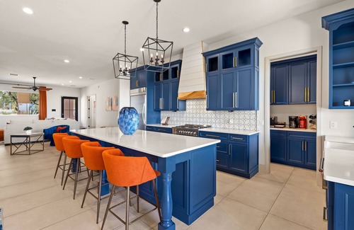Coronado Foothills Estates Maison | Catalina Foothills Modern Home with Roof Top Deck, Heated Pool and Spa Sleeps 16