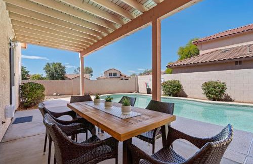Oro Valley Maison | Catalina Pool-side Hideaway 4 Bed 3 Bath