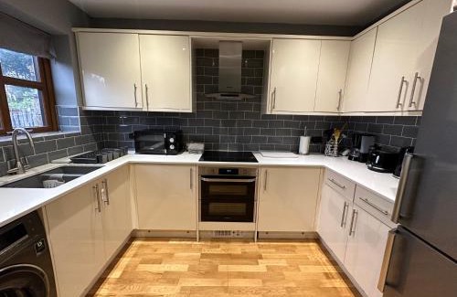 Birdwell Maison | Catalina View - 4 Bed Yorkshire Charm