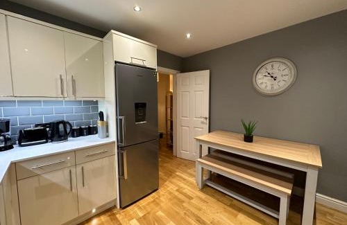 Birdwell Maison | Catalina View - 4 Bed Yorkshire Charm