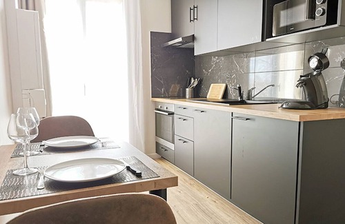 Moyen-Vernet Appartement | Catana T2 avec Baignoire
