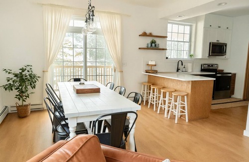 Catskill Maison | Peaceful Cabin on 2.5 Wooded Acres- 3 Bed/2.5 bath