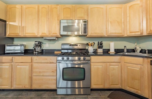 Hamden Maison | Catskill Creekside Retreat