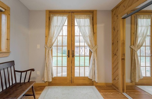 Hamden Maison | Catskill Creekside Retreat