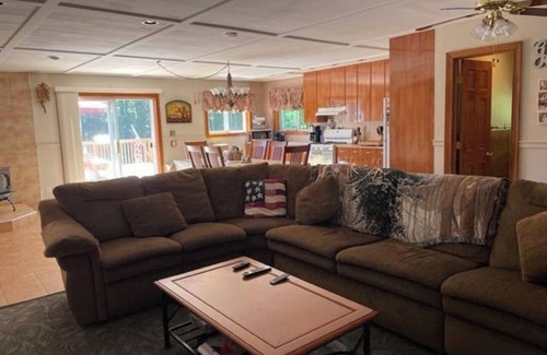 De Lancey Chalet De Ski | Catskill Mountain Secluded Cottage