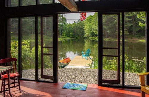 Town of New Baltimore Cabine | Catskills Cabin on 100 Wooded Acres with Lake