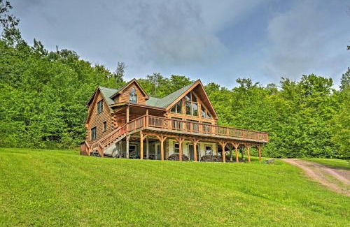 Prattsville Maison | Catskills Home with Deck and Game Room 14 Mi to Ski!