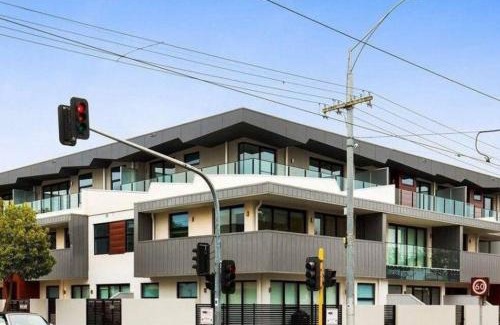Caulfield Appartement | Caulfield Elegance: Chic Abode