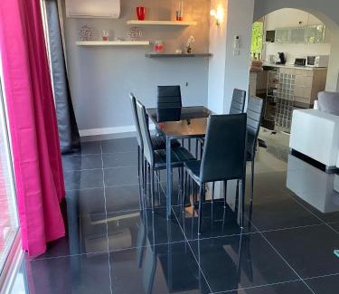 Cavaliere Beach Appartement | CAVALIERE APT 125M2 PISCINE